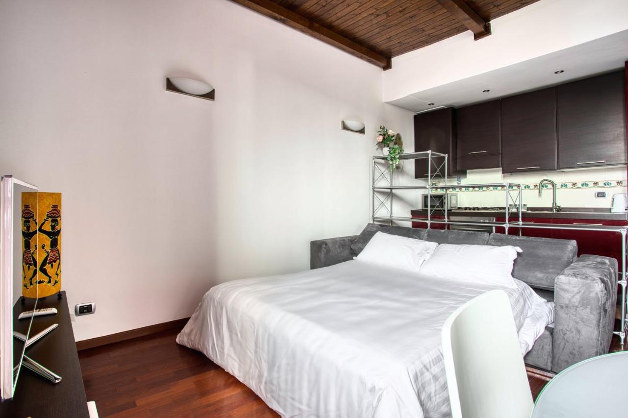 Joivy Charming Apartment In The Heart Of Isola District Milan Bagian luar foto