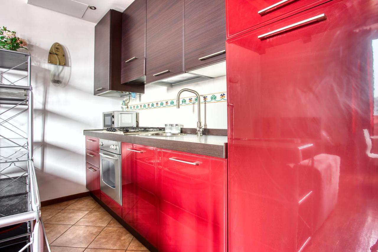 Joivy Charming Apartment In The Heart Of Isola District Milan Bagian luar foto