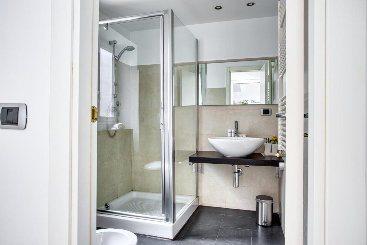 Joivy Charming Apartment In The Heart Of Isola District Milan Bagian luar foto